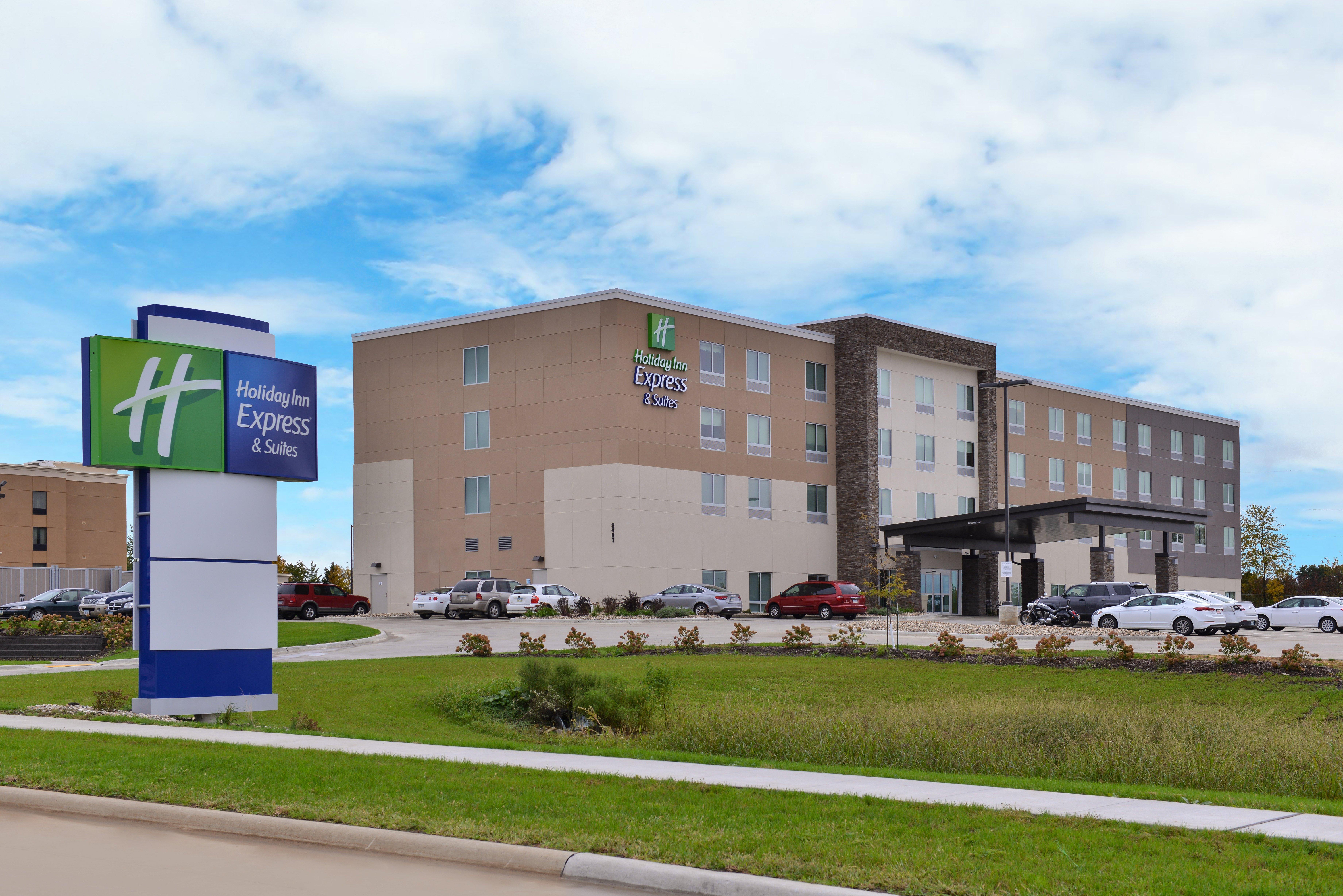 Holiday Inn Express & Suites - Marshalltown By Ihg Dış mekan fotoğraf