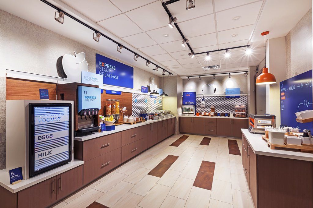 Holiday Inn Express & Suites - Marshalltown By Ihg Dış mekan fotoğraf
