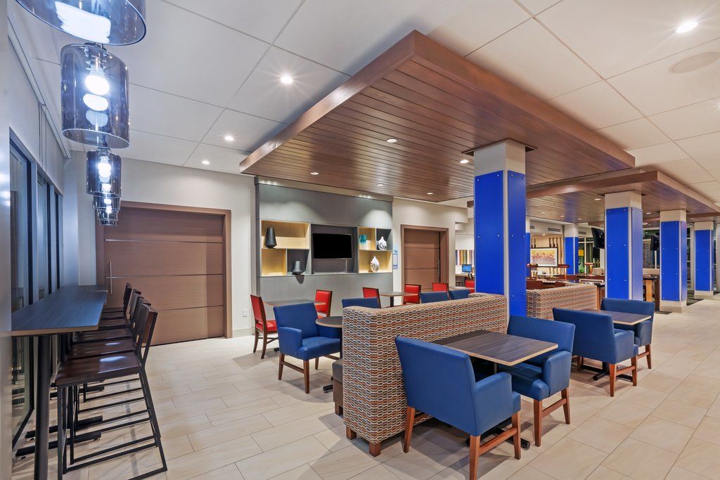 Holiday Inn Express & Suites - Marshalltown By Ihg Dış mekan fotoğraf