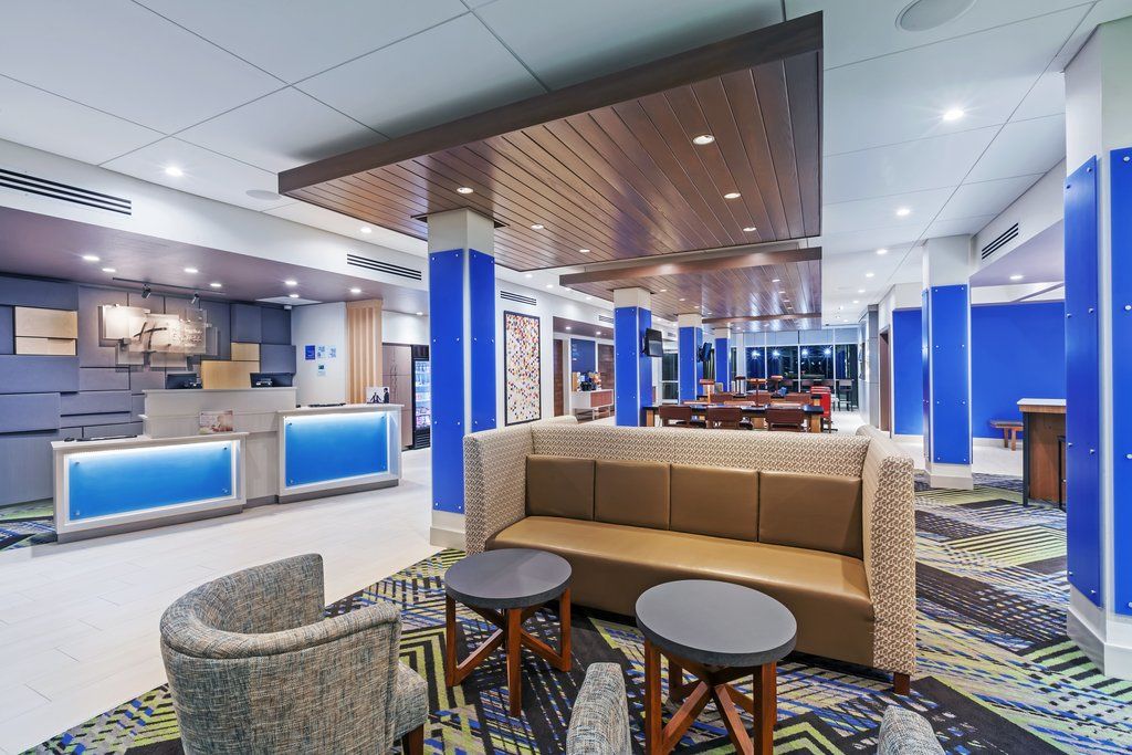 Holiday Inn Express & Suites - Marshalltown By Ihg Dış mekan fotoğraf